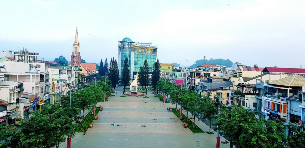 Quoc Thanh Hotel Long Khanh Zewnętrze zdjęcie