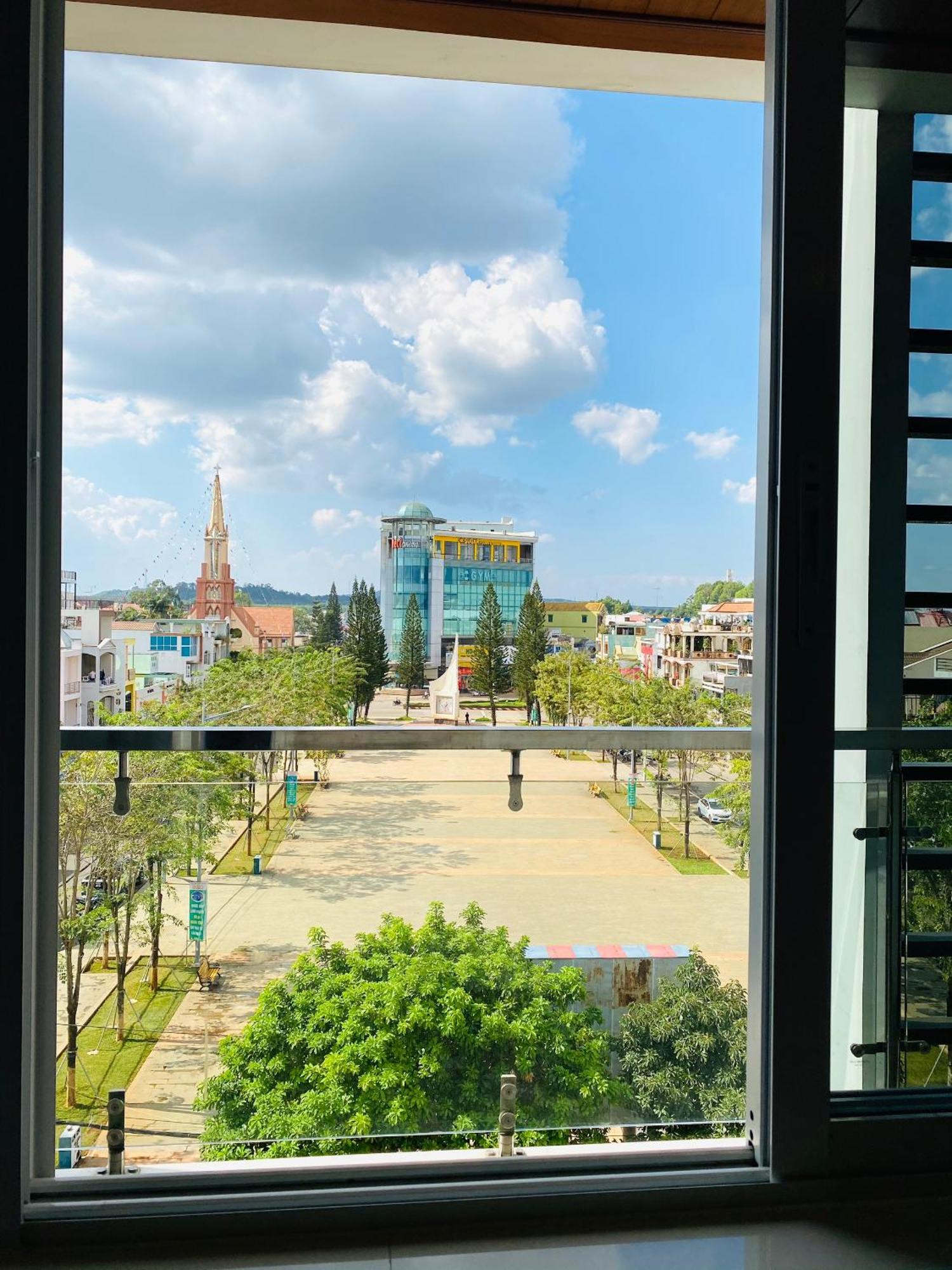 Quoc Thanh Hotel Long Khanh Zewnętrze zdjęcie